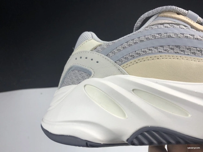 Adidas 700 Boost Yeezy Cream Cream GY7924 V2 0922